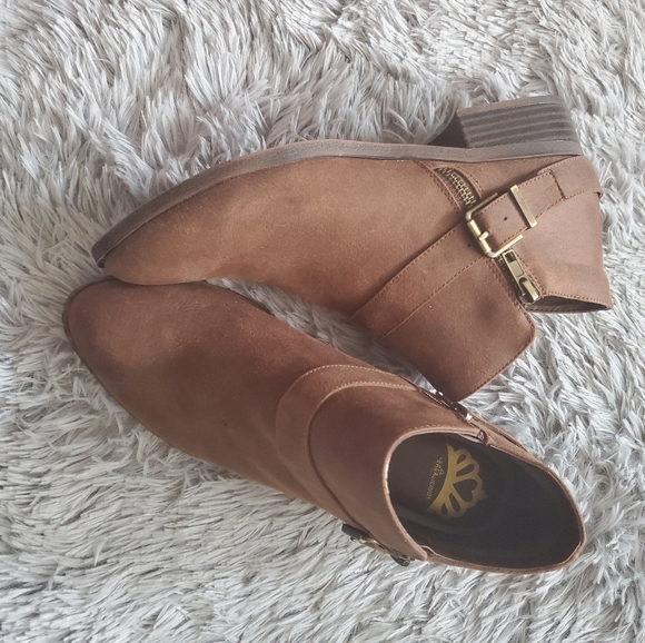 Fergalicious Nandita Booties - Picture 2 of 2